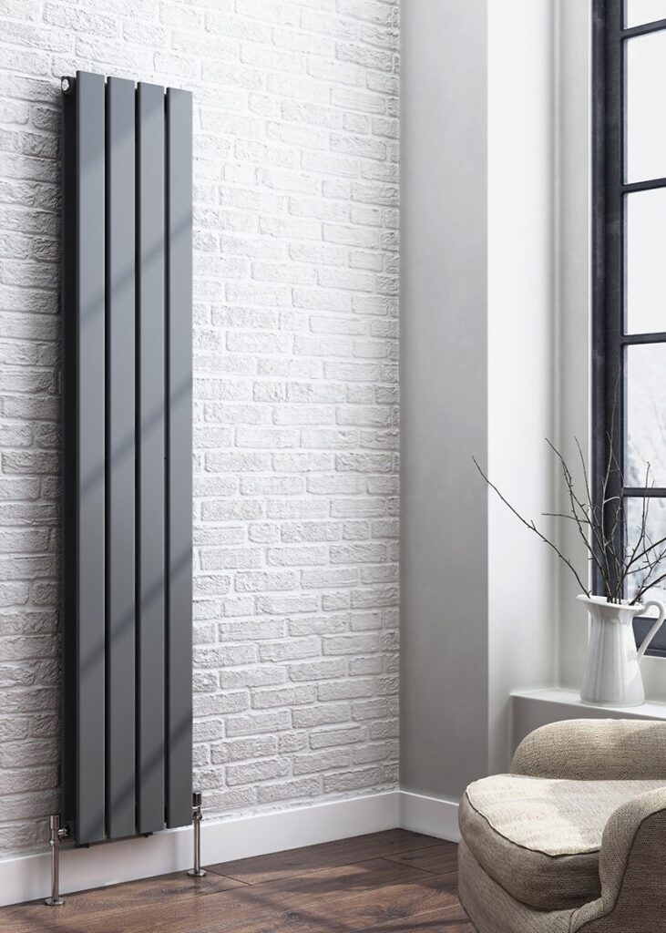 Flat Vertikal Dobbelt Radiator Sort - Håndklædetørrer.dk