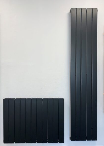 Flat Vertikal Single Radiator Sort