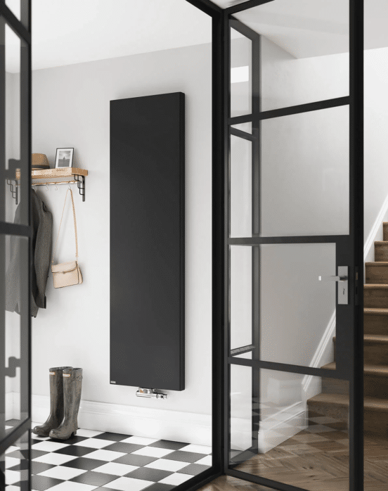 Plan Vertikal Radiator Sort - Håndklædetørrer.dk